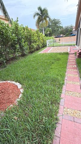 11534 NW 4th Manor, Coral Springs, FL 33071