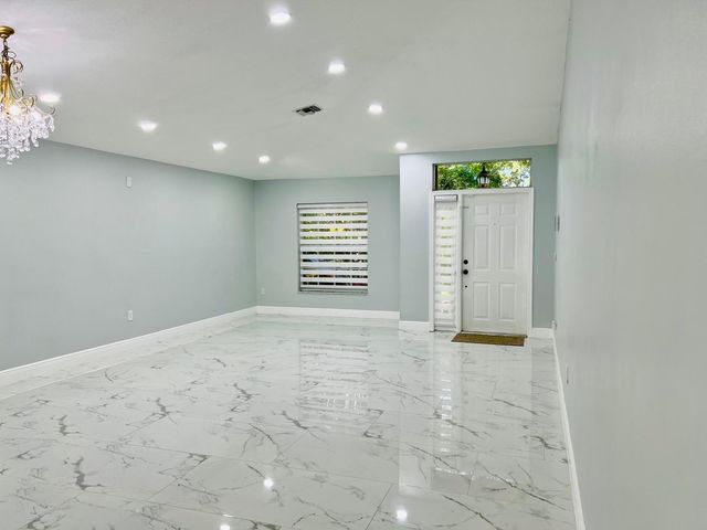 11534 NW 4th Manor, Coral Springs, FL 33071