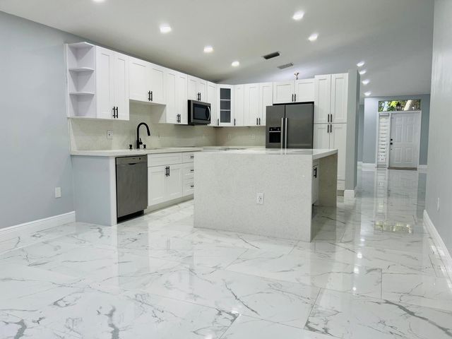 11534 NW 4th Manor, Coral Springs, FL 33071