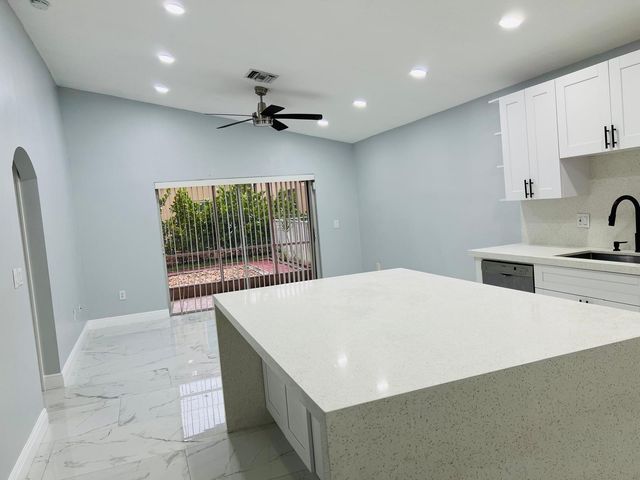 11534 NW 4th Manor, Coral Springs, FL 33071
