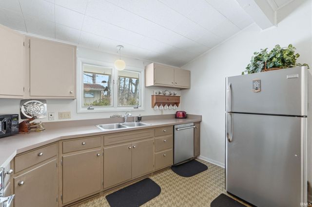 4002 Dalewood Drive, Fort Wayne, IN 46815