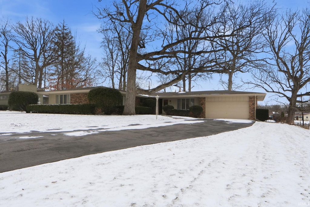 4002 Dalewood Drive, Fort Wayne, IN 46815