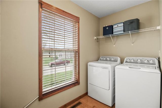 2337 Overbrook Drive, Blue Springs, MO 64029