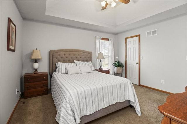 2337 Overbrook Drive, Blue Springs, MO 64029