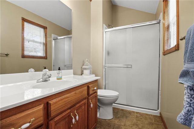 2337 Overbrook Drive, Blue Springs, MO 64029