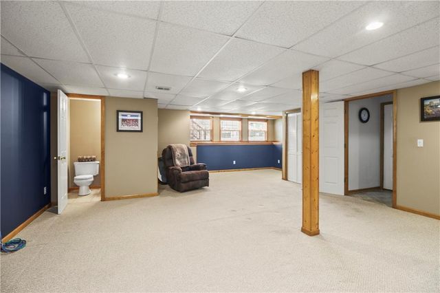 2337 Overbrook Drive, Blue Springs, MO 64029