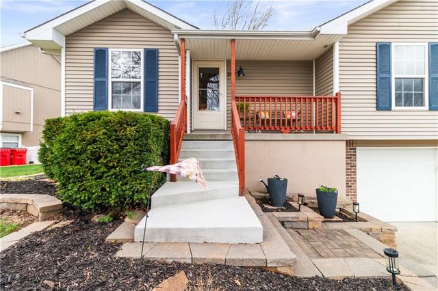 2337 Overbrook Drive, Blue Springs, MO 64029