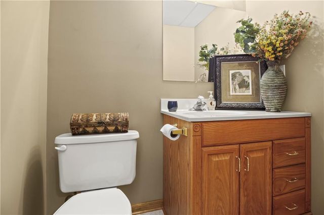2337 Overbrook Drive, Blue Springs, MO 64029