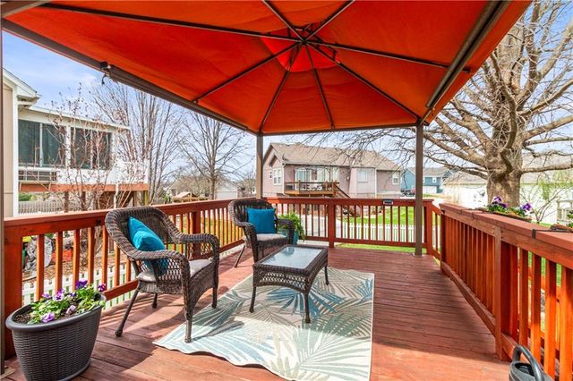 2337 Overbrook Drive, Blue Springs, MO 64029