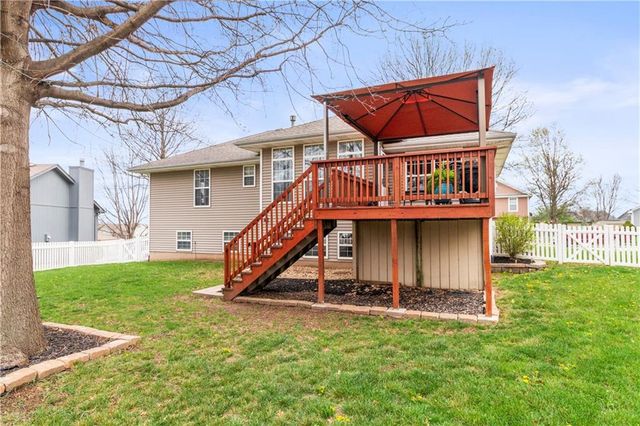 2337 Overbrook Drive, Blue Springs, MO 64029