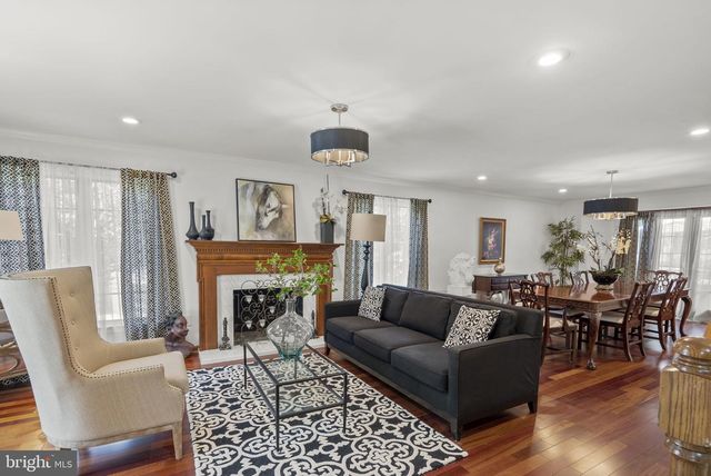 221 SURREY CIRCLE DR S, Fort Washington, MD 20744