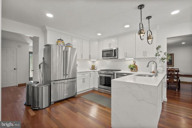 221 SURREY CIRCLE DR S, Fort Washington, MD 20744