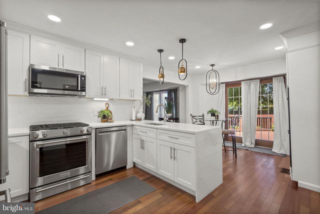 221 SURREY CIRCLE DR S, Fort Washington, MD 20744
