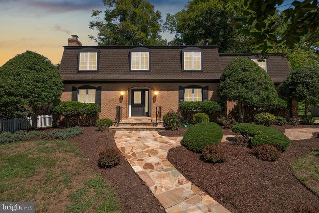 221 SURREY CIRCLE DR S, Fort Washington, MD 20744