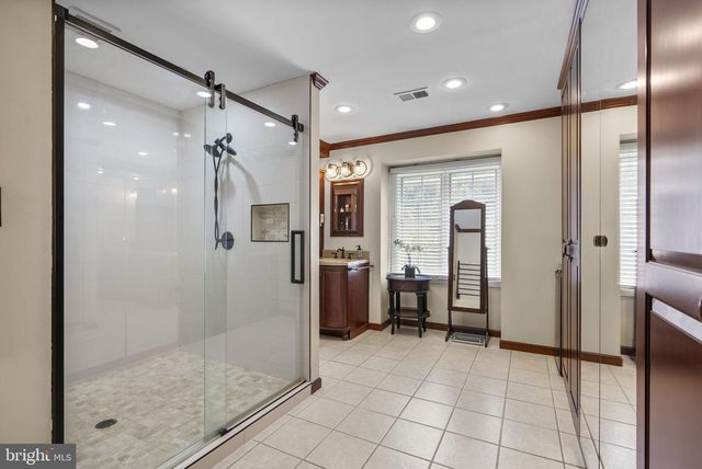 221 SURREY CIRCLE DR S, Fort Washington, MD 20744