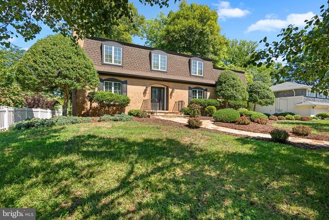 221 SURREY CIRCLE DR S, Fort Washington, MD 20744