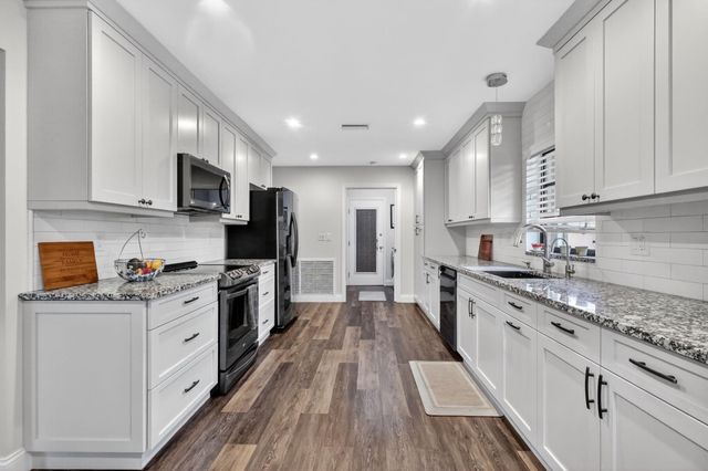 10659 Greentrail Drive S, Boynton Beach, FL 33436