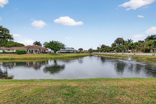 10659 Greentrail Drive S, Boynton Beach, FL 33436