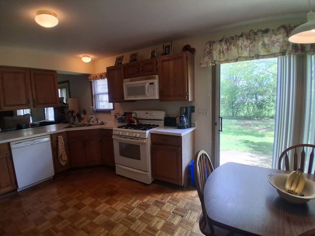 79 Brookstone Drive, Streamwood, IL 60107