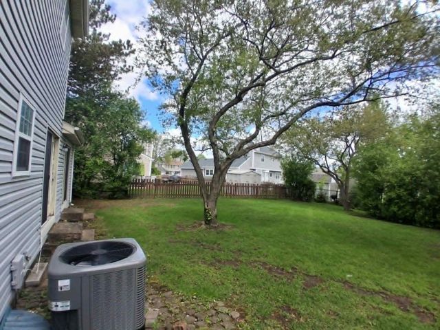 79 Brookstone Drive, Streamwood, IL 60107