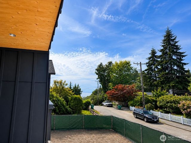4909 SW Canada Drive, Seattle, WA 98136