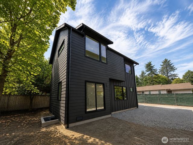 4909 SW Canada Drive, Seattle, WA 98136