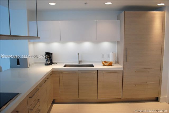17301 Biscayne Blvd 1211, North Miami Beach, FL 33160