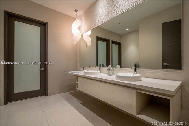 17301 Biscayne Blvd 1211, North Miami Beach, FL 33160
