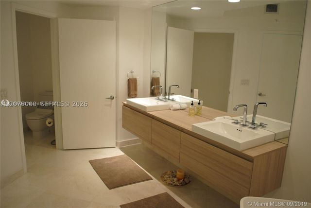 17301 Biscayne Blvd 1211, North Miami Beach, FL 33160