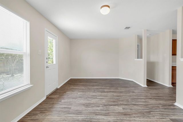 321 Silver Lake Trail, Fort Worth, TX 76140