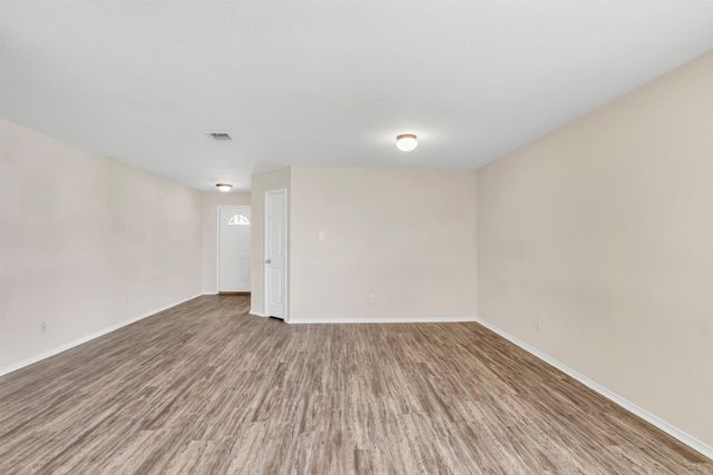 321 Silver Lake Trail, Fort Worth, TX 76140