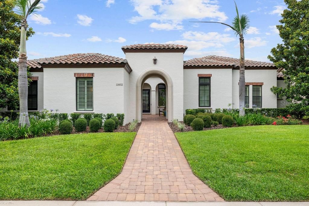 Image 3 of property listing at 11832 WATERSTONE LOOP DRIVE, Windermere, FL 34786