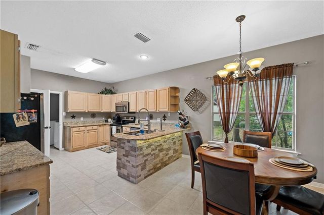 150 Lakeview Loop, Daphne, AL 36526