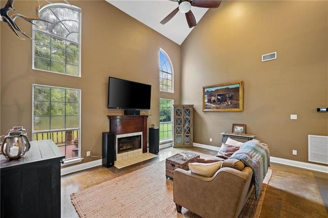 150 Lakeview Loop, Daphne, AL 36526