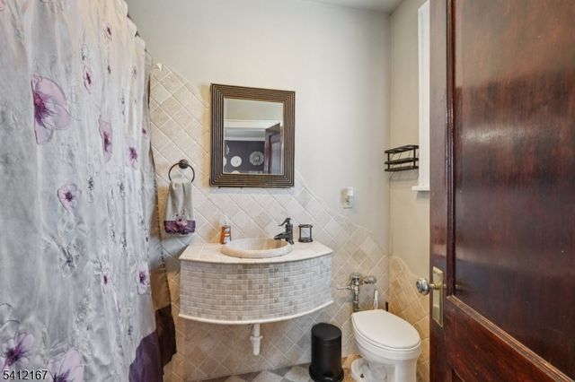 55 Park Ave 33, Bloomfield Twp., NJ 07003