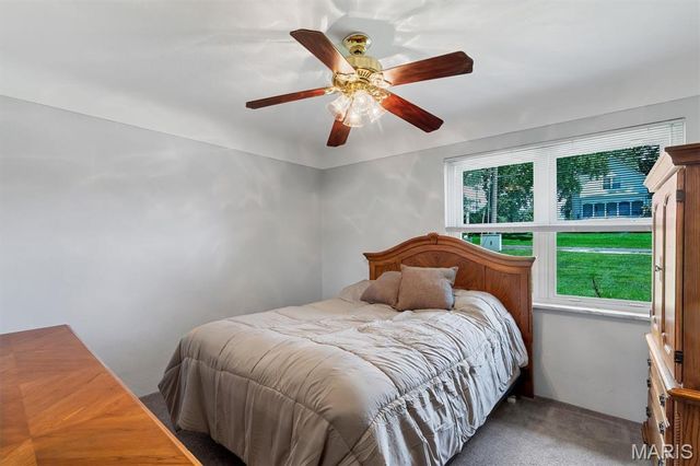 2948 Yaeger Road, St Louis, MO 63129