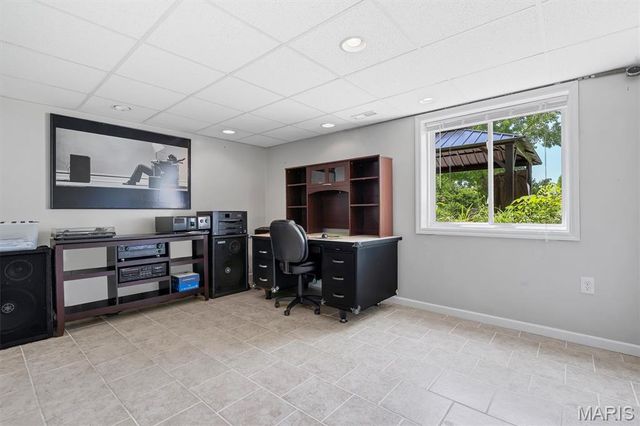 2948 Yaeger Road, St Louis, MO 63129