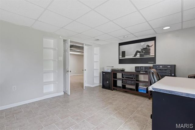 2948 Yaeger Road, St Louis, MO 63129