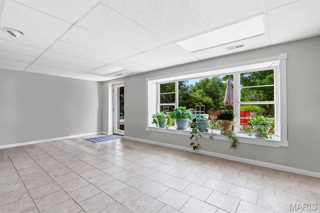2948 Yaeger Road, St Louis, MO 63129