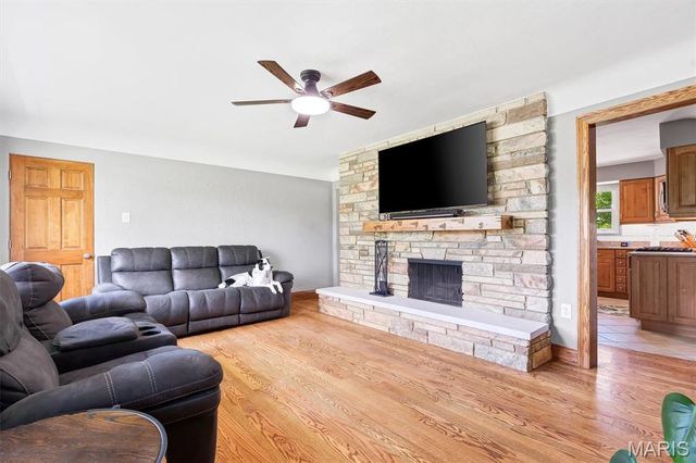 2948 Yaeger Road, St Louis, MO 63129