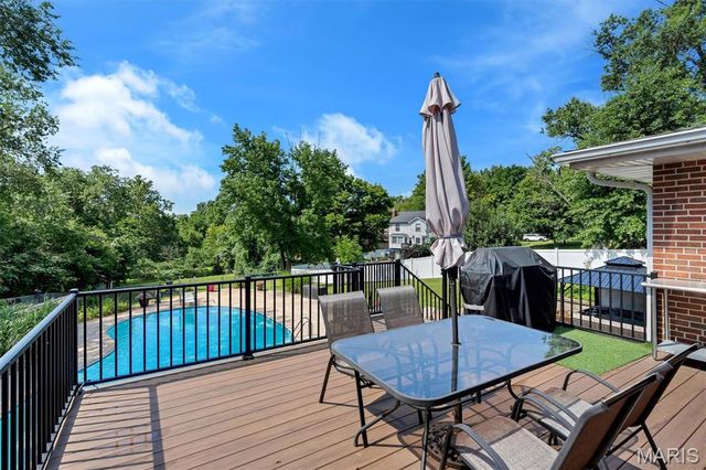 2948 Yaeger Road, St Louis, MO 63129