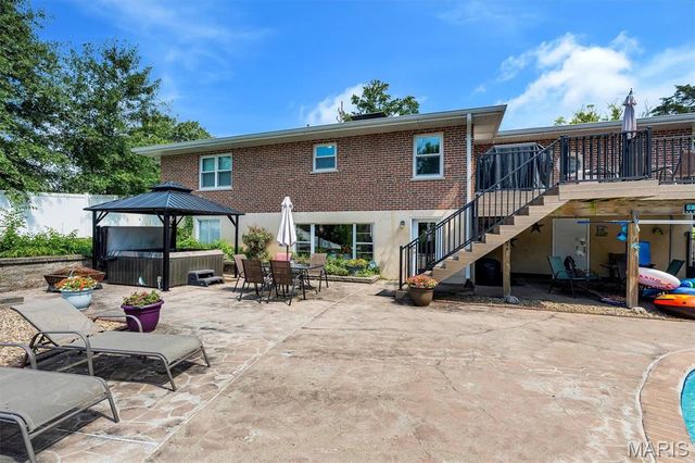 2948 Yaeger Road, St Louis, MO 63129