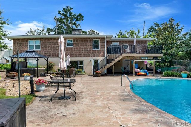 2948 Yaeger Road, St Louis, MO 63129