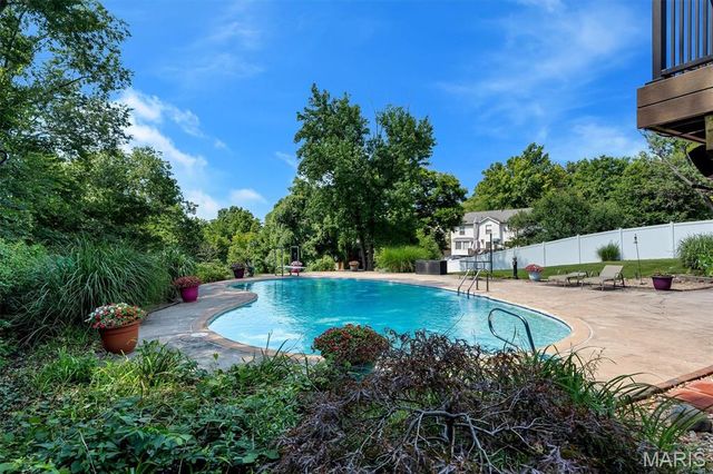 2948 Yaeger Road, St Louis, MO 63129