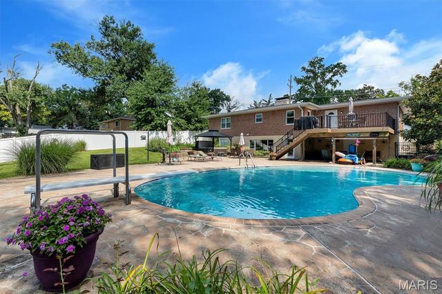 2948 Yaeger Road, St Louis, MO 63129