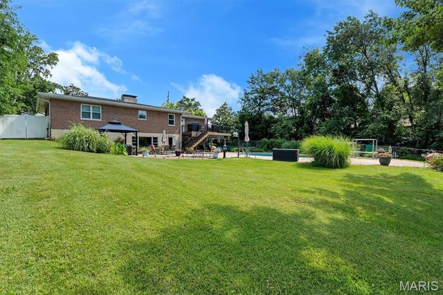 2948 Yaeger Road, St Louis, MO 63129