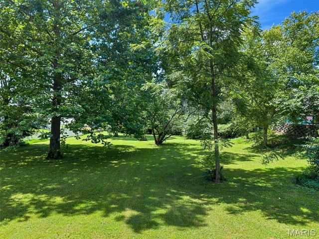 2948 Yaeger Road, St Louis, MO 63129