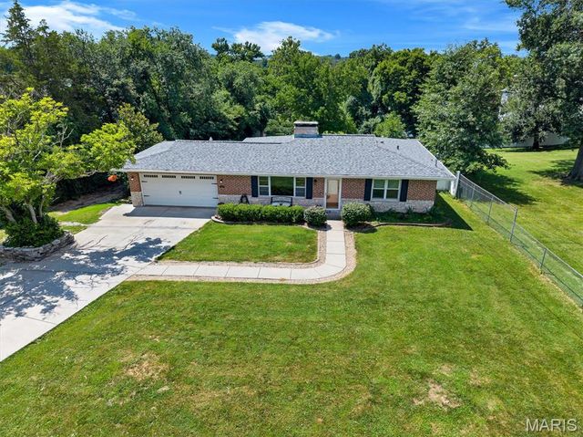 2948 Yaeger Road, St Louis, MO 63129