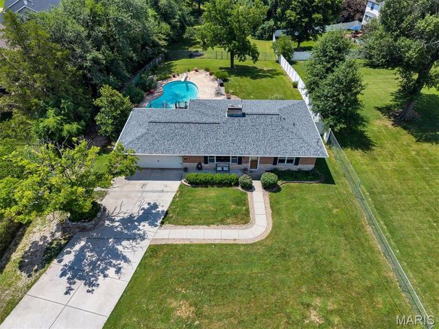 2948 Yaeger Road, St Louis, MO 63129