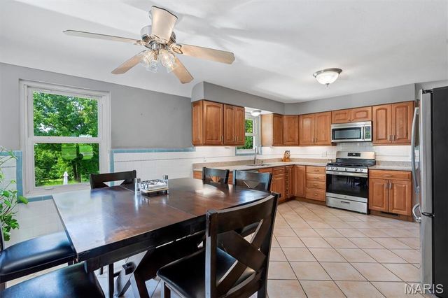 2948 Yaeger Road, St Louis, MO 63129